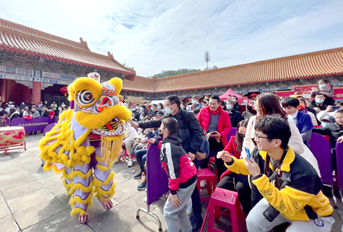 南海景区醒狮贺岁过大年.jpg